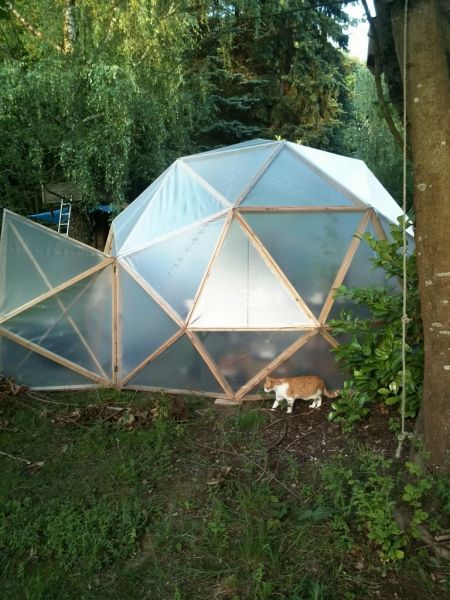 Greenhouse based on triangles